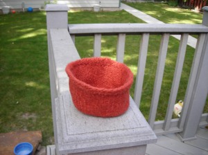 Felted bowl with chunky yarn and 101/2 circular needles