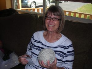 Havin' a ball!  When in Arizona, use cotton yarn.